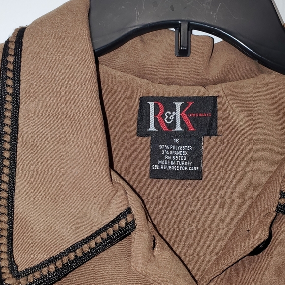 Ladies Button front Top - Picture 3 of 4